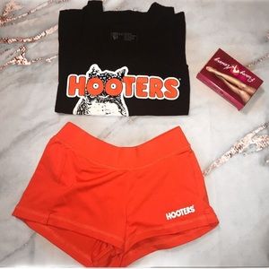 Hooters tank top Hooters Shorts